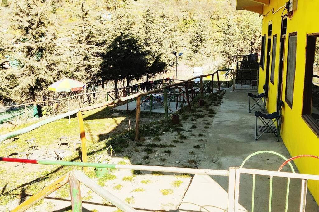 Отель Jibhi Highness River Side Экстерьер фото