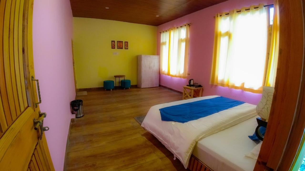 Отель Jibhi Highness River Side Экстерьер фото